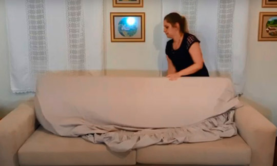 capa de sofá com lençol de elástico