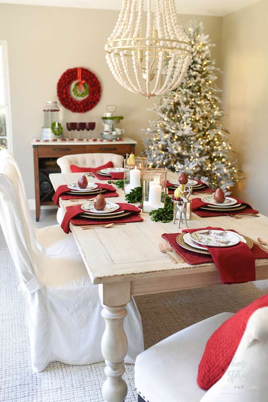 mesa de jantar com decoração de natal