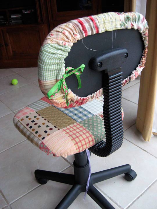 reforma de cadeira com capa de patchwork