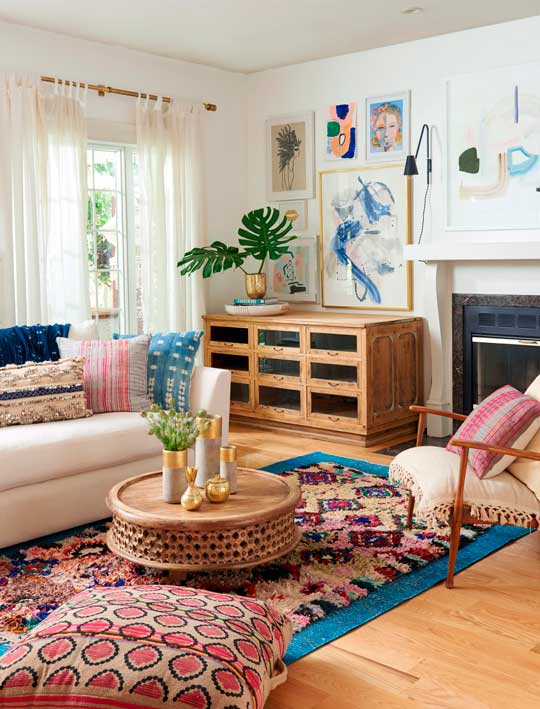 sala estilo boho tendência de capa de cadeiras