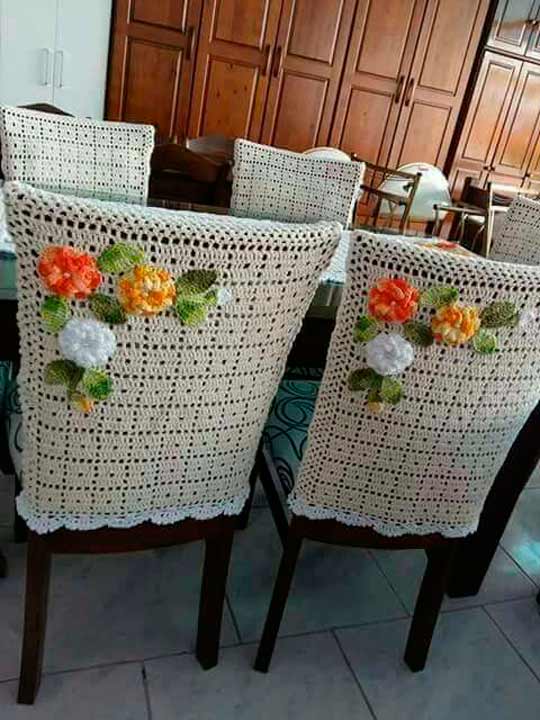 capa de cadeira de crochê com flores