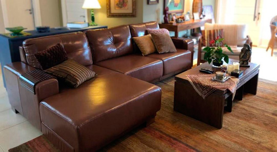 sofá de couro com chaise