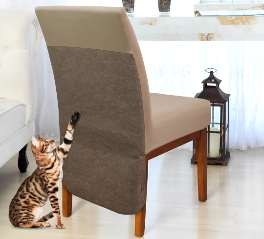 capa cadeira com arranhador de gato