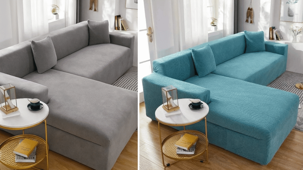 Comparativo de antes e depois com capa para sofá de canto: à esquerda, sofá cinza sem capa com aparência básica; à direita, o mesmo sofá com capa azul texturizada, trazendo cor, proteção e renovação ao ambiente.